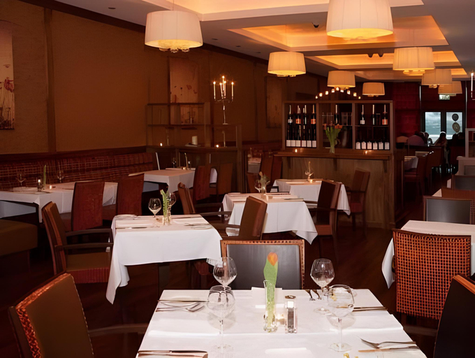 Food & Drinks 2, The Shirley Arms Hotel