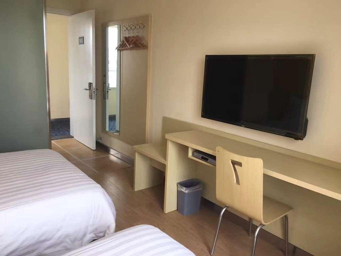 Bedroom 2, 7 Days Inn Zhangye Gaotai County Central Square, Zhangye