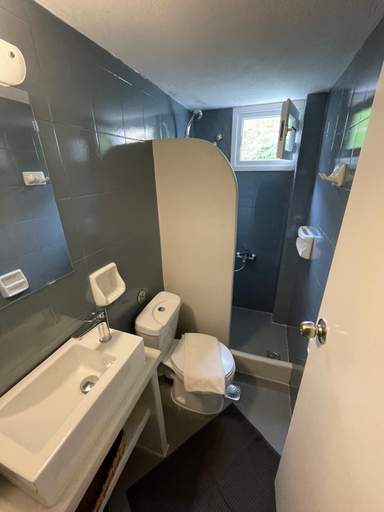 Bathroom 3, Spanos Studios - Panteli, South Aegean