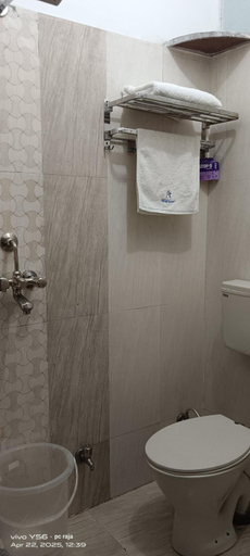 Bathroom 2, The Ashish Luxury Stay, Chittaurgarh