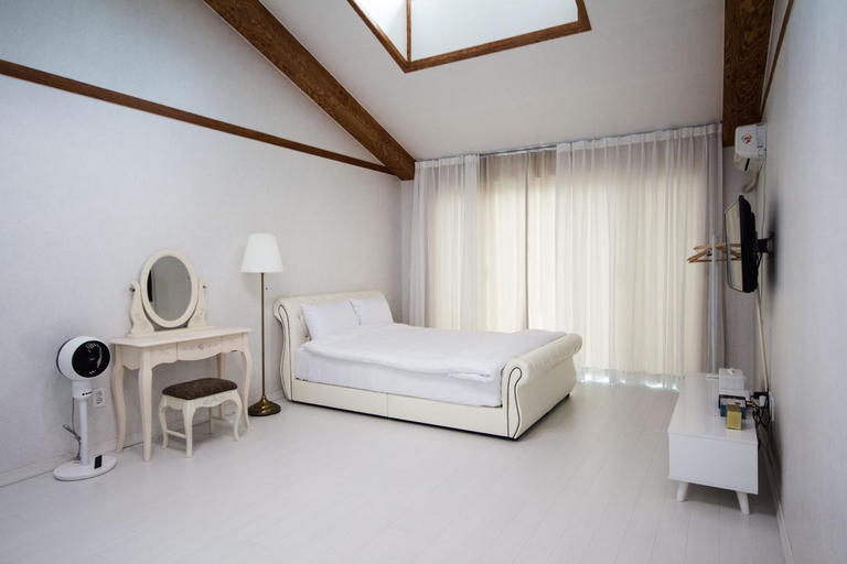 Bedroom 3, Hallstatt, Suncheon