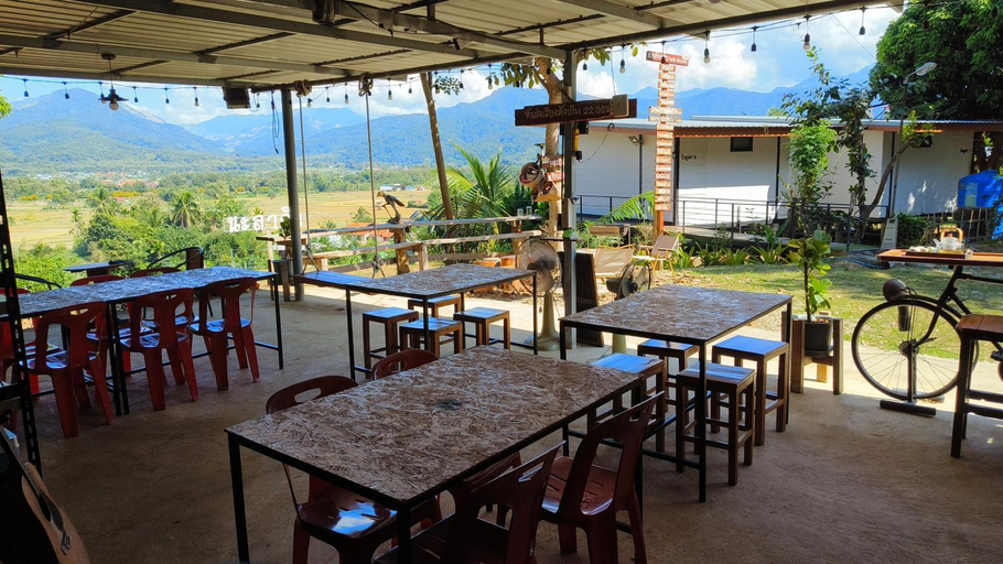 Food & Drinks 4, Nala View, Pua