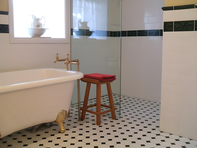 Bathroom 2, Angel's Aisle Cottages, Circular Head