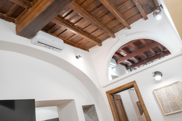 Others 5, Home Domus Capocci - Rione Monti, Rome