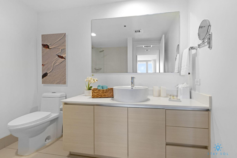 Bathroom 4, Amazing View Balcony - 1BR- Pool & Gym, Broward