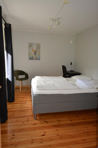 Bedroom 2, Nesset Fjordcamping, Stryn