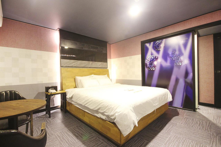 Bedroom 2, Busan Hadan Hue & Hotel, Saha