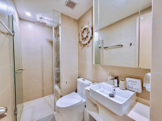Bathroom, A cozy condotel in Bai Sau (1 bed and 1 sofa bed), Vũng Tàu