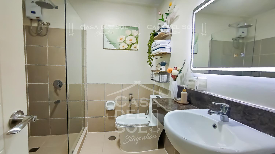 Bathroom 5, Kize Staycation, Pasig City