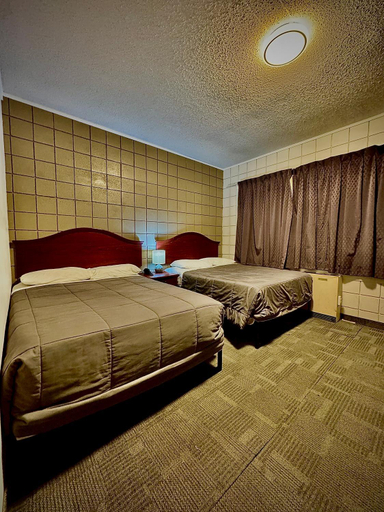 Others 2, Caravel Motel, Division No. 8