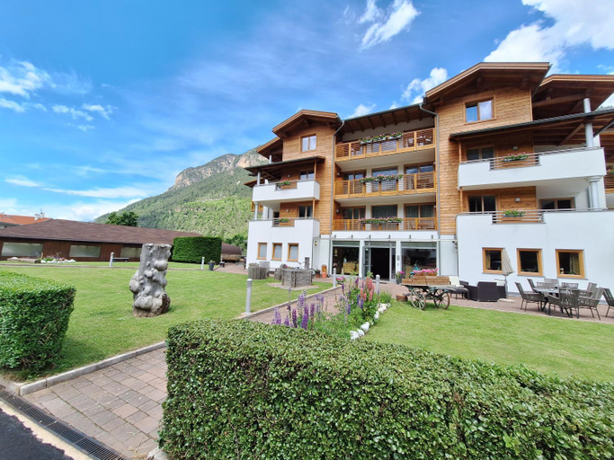 Others 4, Residence Nele, Trento