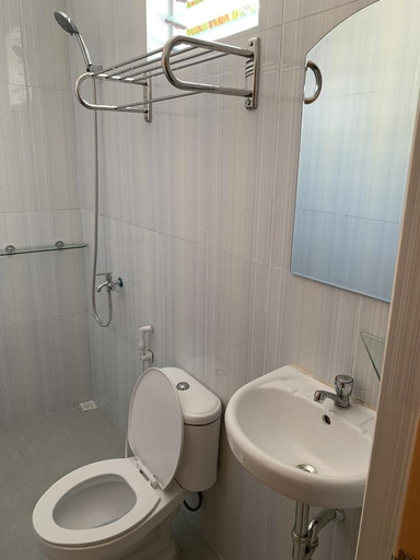 Bathroom 4, Istana Baylon Resort, Candelaria