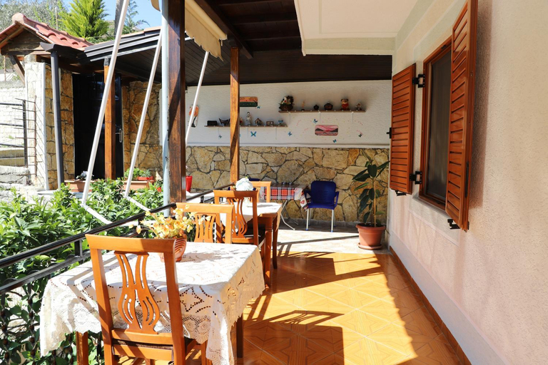 Others 3, Guest House Marjo, Beratit