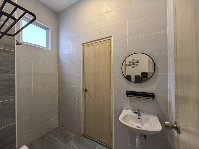 Bathroom 3, Padang Serai Wangi Roomstay 95, Kulim