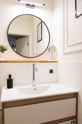 Bathroom 3, Atrium - Old Town Luxury Apartments - by Upstairs, Kraków City