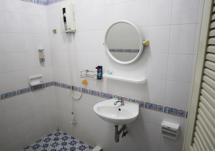 Bathroom 4, Le Saint-Germain, Hua Hin
