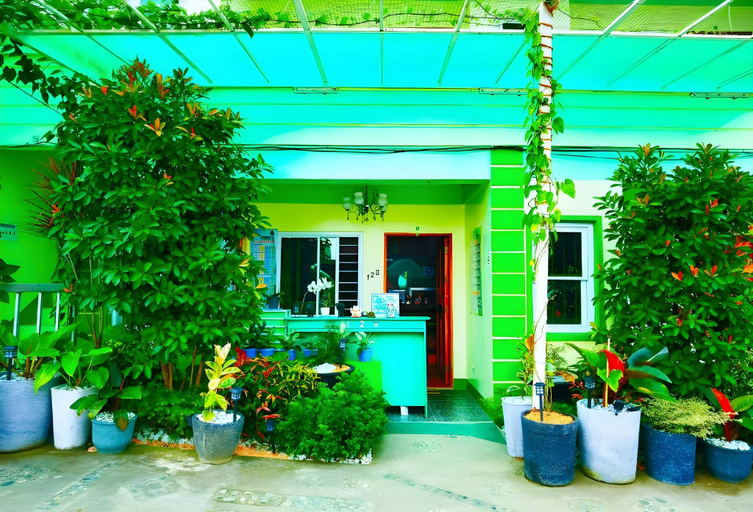 Exterior & Views 2, RedDoorz @ D128 Lodge Cagayan Valley, Tuguegarao City