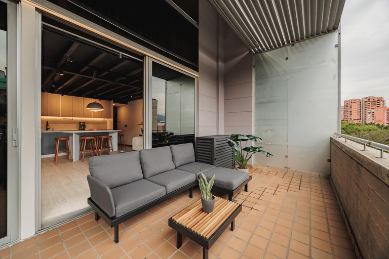 Others 3, H10 - Provenza, Medellín