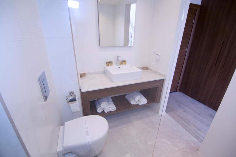 Bathroom 3, Neopol Hotel, Kuşadası