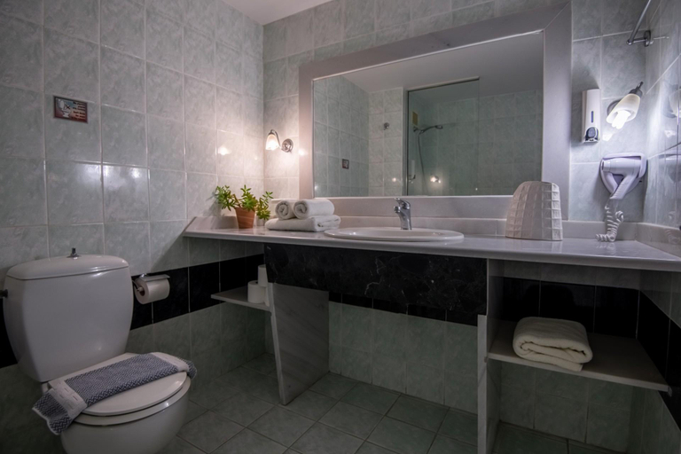 Bathroom 3, Ilios K Village Resort, South Aegean