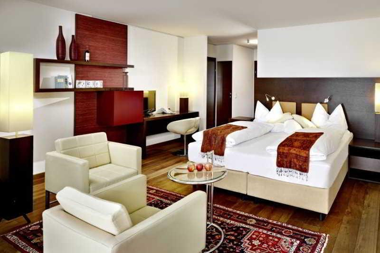 Bedroom 3, Alpen-Karawanserai - incl Joker Card, Zell am See