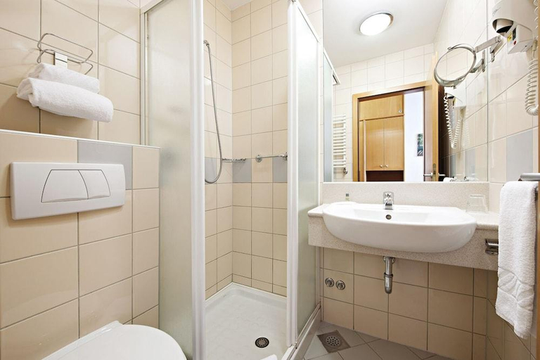Bathroom 4, Izvir, Radenci