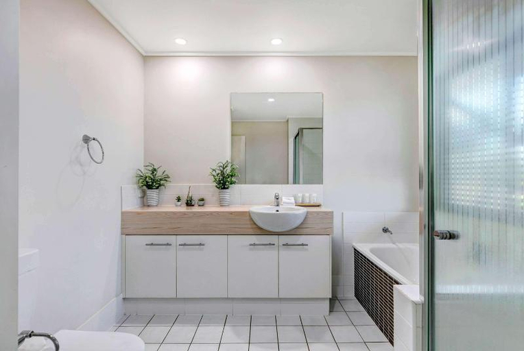 Bathroom 4, Ramada Encore by Wyndham Whale Cove, Hervey Bay - Pt A