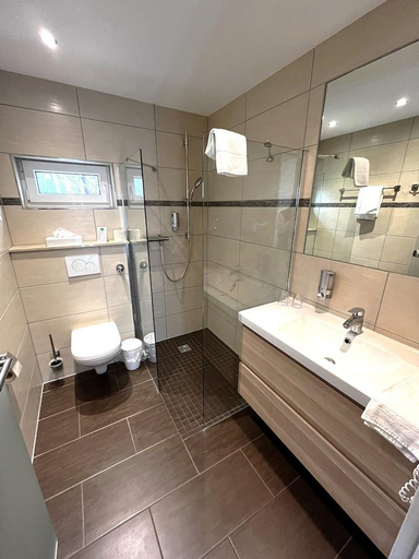 Bathroom 4, Havellandhalle Resort, Havelland