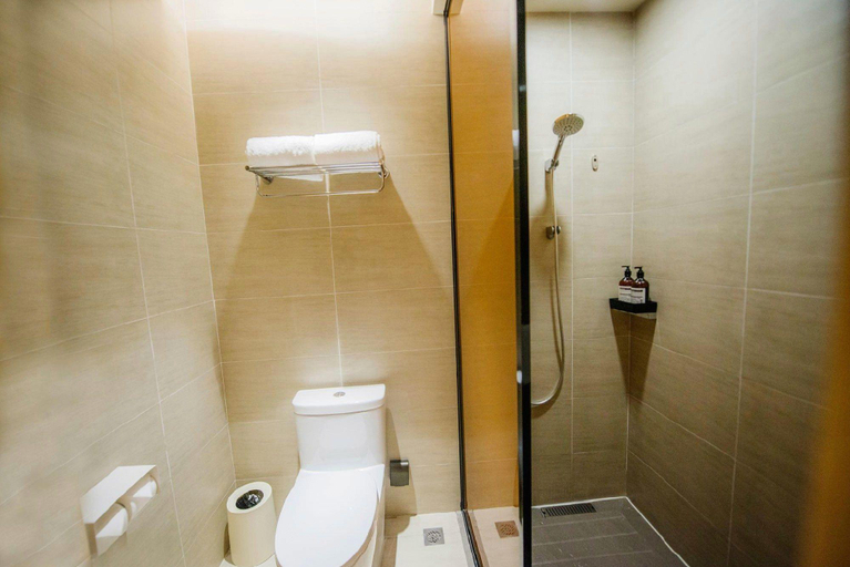 Bathroom 3, Ji Hotel Hancheng Future City, Weinan