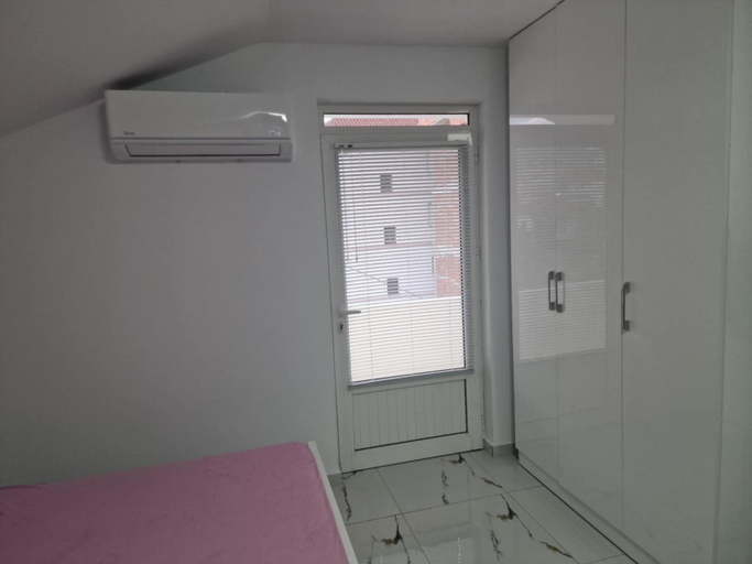 Others 4, Celas Home, Pogradecit