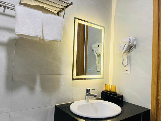 Bathroom 3, Swan Boutique Hotel, District 2
