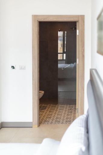 Bedroom 3, Liv Weibdeh Hotel Suites, Wadi Essier