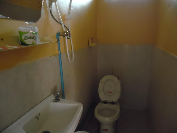 Bathroom 4, Khamphone Guesthouse, Vangvieng
