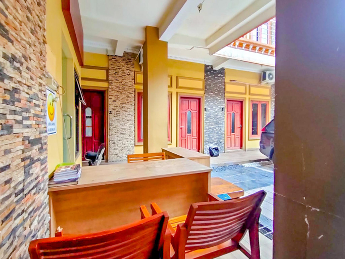 Public Area 3, RedDoorz @ Kutisari 2 Surabaya, Surabaya