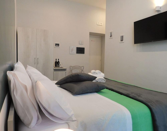 Bedroom 3, Hotel Tourist, Napoli