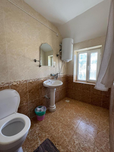 Bathroom 5, Эмирхан, Ysyk-Köl