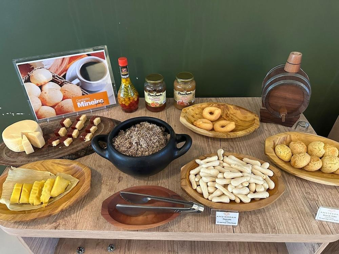 Food & Drinks 5, Hotel Amsterdam Montes Claros (ex. eSuites Montes Claros by Atlantica), Montes Claros