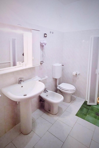 Bathroom, Residence Alithai, Livorno