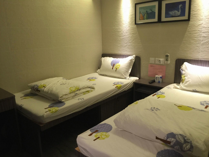 Bedroom 3, Zixin Motel, Kowloon