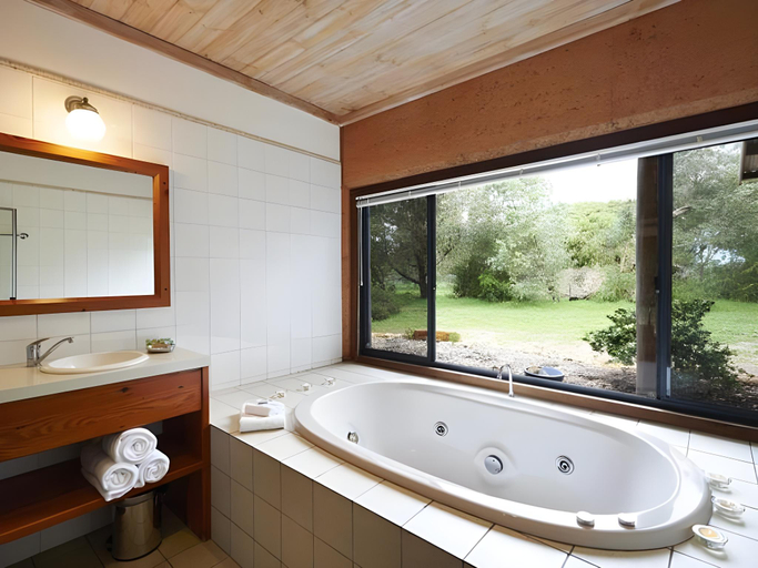 Bathroom 1, Burnside Organic Farm, Augusta-Margaret River