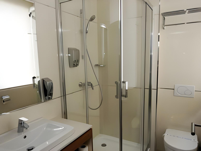 Bathroom 4, Srbija Garden, Belgrade