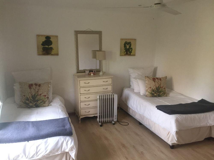 Bedroom 2, Beacon Vlei Guest Farm Guesthouse, Umgungundlovu