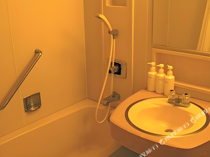 Bathroom, Hotel Garden Hills, Kumejima