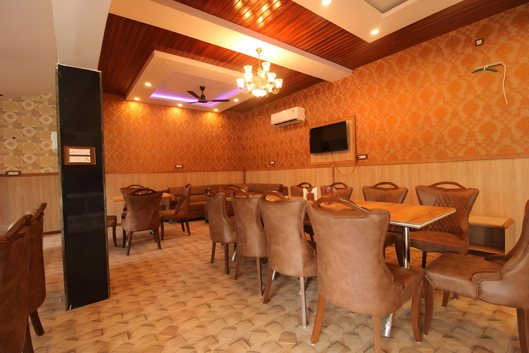 Food & Drinks 3, Dharohar Kothi, Umaria