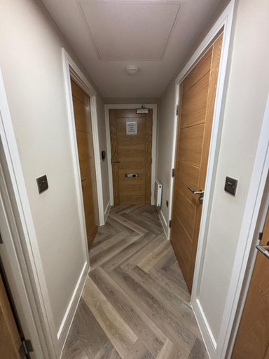 Others 2, Modern Apartment - BHX NEC - Free Secure Gated Parking, Solihull