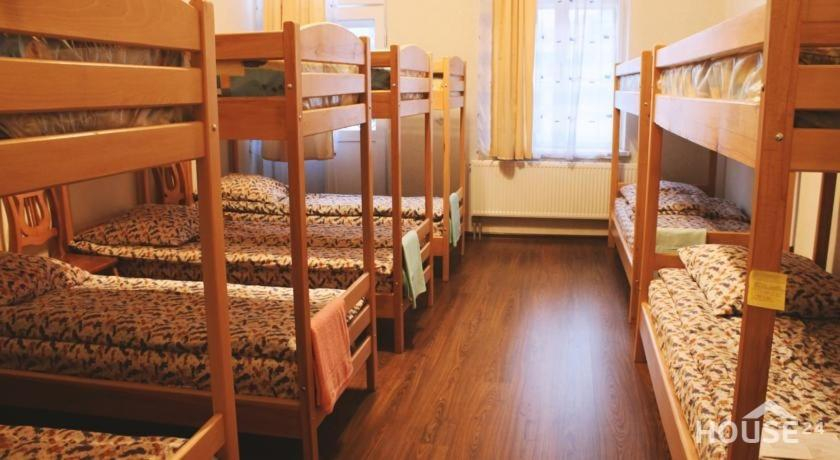 Bedroom 3, NewPlay Hostel, L'vivs'ka