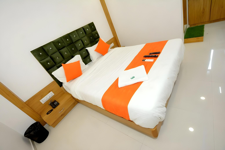 Bedroom 3, Hotel Green Leaf, Anand