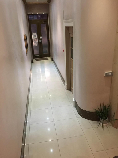 Others 4, Central London Budget Hotel, London
