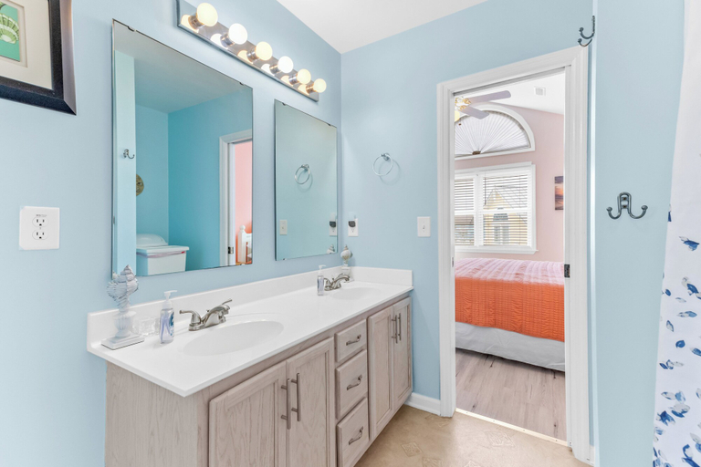 Bathroom 4, Lowe Tide by Topsail Realty, Onslow