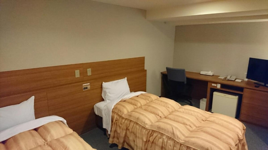 Bedroom 2, Marugame Plaza Hotel, Marugame